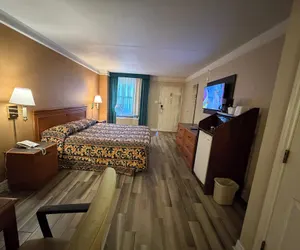 Photo 5 - America's Inn Sugarland Stafford