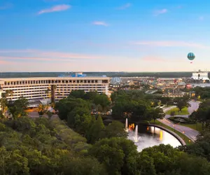 Photo 2 - Hilton Orlando Lake Buena Vista - Disney Springs® Area