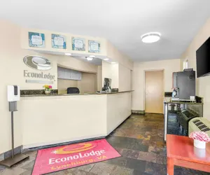 Photo 3 - Econo Lodge Lynchburg South