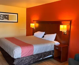 Photo 5 - Sunrise Inn By OYO Newport News US-60