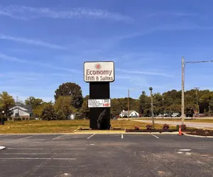 Photo 2 - Sunrise Inn By OYO Newport News US-60
