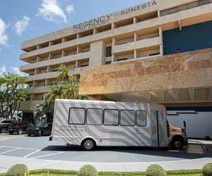 Photo 2 - Regency Miami Airport by Sonesta