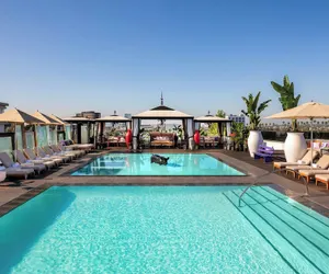 Photo 2 - SLS Hotel, a Luxury Collection Hotel, Beverly Hills