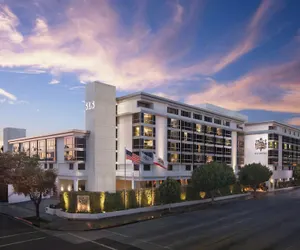 Photo 2 - SLS Hotel, a Luxury Collection Hotel, Beverly Hills