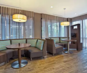 Photo 3 - Courtyard by Marriott Gulfport Beachfront