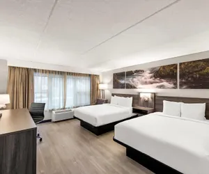 Photo 2 - Clarion Pointe Rhinelander Downtown