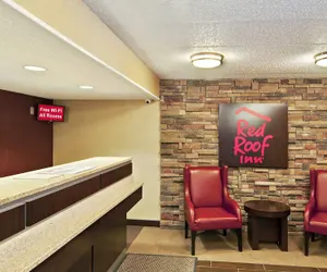 Photo 4 - Red Roof Inn Fairmont