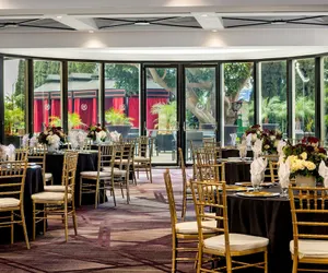 Photo 4 - Sheraton Gateway Los Angeles Hotel