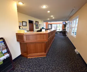 Photo 3 - Days Inn by Wyndham Mackinaw City - Lakeview