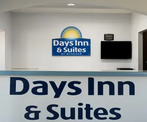 Photo 5 - Days Inn & Suites by Wyndham Byram
