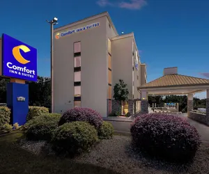 Photo 2 - Comfort Inn & Suites Durham near Duke University