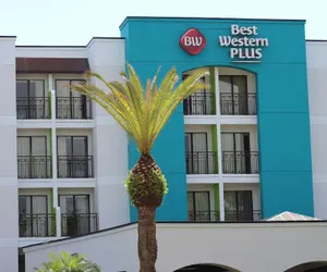 Photo 2 - Best Western Plus Deerfield Beach Hotel & Suites