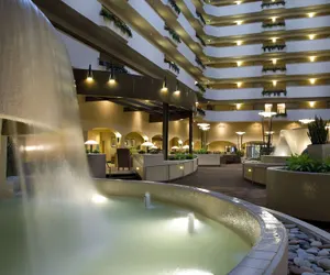 Photo 5 - Embassy Suites by Hilton Kansas City International Airport