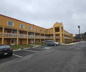 Photo 2 - Copley Inn & Suites By OYO Akron OH