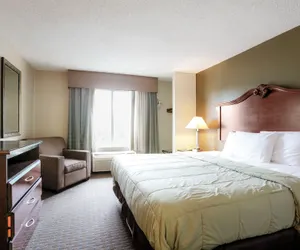 Photo 2 - Copley Inn & Suites By OYO Akron OH