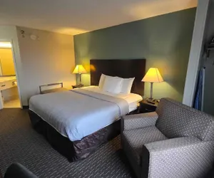 Photo 2 - Copley Inn & Suites By OYO Akron OH