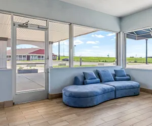 Photo 5 - Days Inn by Wyndham Salina South
