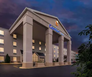 Photo 2 - Comfort Inn St. Louis - Westport Event Center