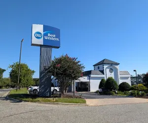 Photo 2 - Best Western Greensboro Coliseum Inn