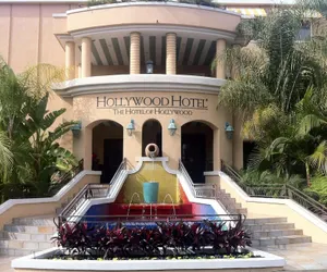 Photo 2 - Hollywood Hotel