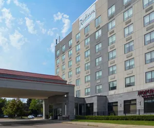 Photo 2 - Radisson Hotel Detroit Metro Airport