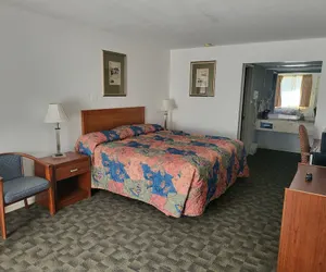 Photo 4 - Blue Ribbon Inn and Suites