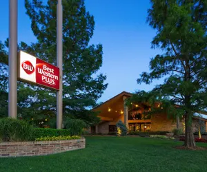 Photo 2 - Best Western Plus Saddleback Inn & Conference Center