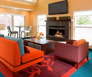 Photo 5 - MainStay Suites Appleton Airport - Fox River Mall Area