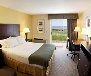 Photo 5 - Holiday Inn Express St. Ignace-Lake Front by IHG