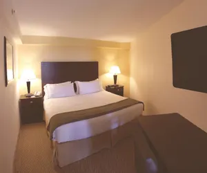 Photo 5 - Holiday Inn Express St. Ignace-Lake Front by IHG