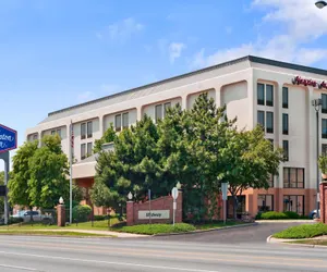 Photo 2 - Hampton Inn by Hilton Chicago-Midway Airport