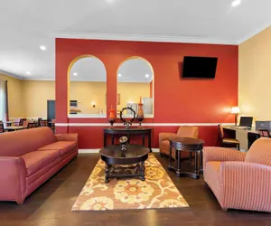 Photo 3 - SureStay Plus by Best Western San Antonio Fiesta Inn