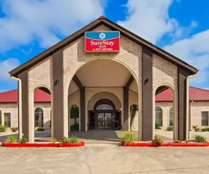 Photo 2 - SureStay Plus by Best Western San Antonio Fiesta Inn