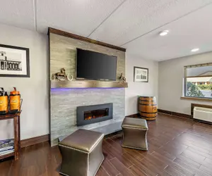 Photo 2 - Best Western Shelbyville Inn and Suites Celebration Inn