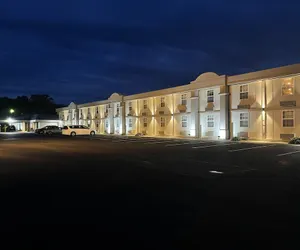 Photo 2 - Days Inn by Wyndham Conneaut