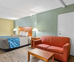 Photo 2 - Rodeway Inn Stone Mountain