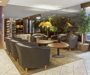 Photo 3 - Travelodge by Wyndham Seattle By The Space Needle