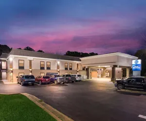 Photo 2 - Best Western Albemarle Inn