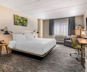 Photo 2 - Fairfield by Marriott Inn & Suites Providence Airport Warwick