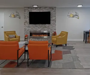 Photo 4 - Clarion Pointe Evansville North