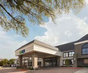 Photo 2 - Holiday Inn Express & Suites Irving Dfw Airport North by IHG