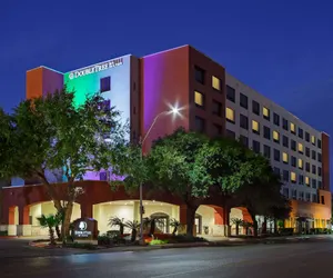 Photo 2 - DoubleTree by Hilton San Antonio Downtown