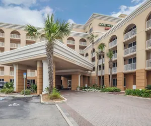 Photo 2 - Courtyard by Marriott Jacksonville Beach Oceanfront