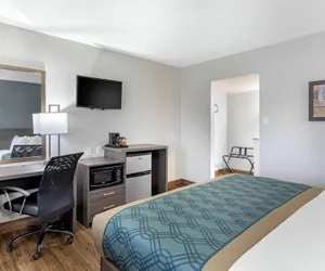 Photo 3 - Econo Lodge Inn & Suites Socorro