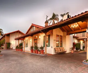 Photo 2 - Best Western Plus Pepper Tree Inn