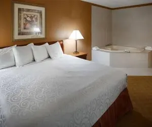 Photo 4 - Days Inn by Wyndham St. Charles IL