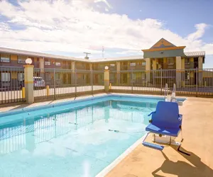 Photo 5 - Econo Lodge Temple