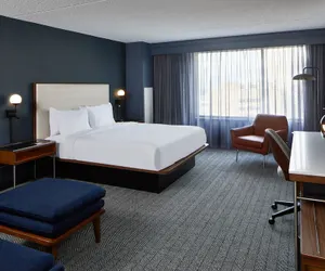 Photo 2 - Courtyard By Marriott Detroit Downtown