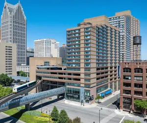 Photo 2 - Courtyard By Marriott Detroit Downtown