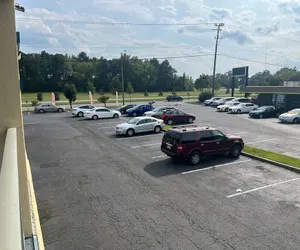 Photo 2 - Capitol Inn by Belvilla Richmond Airport VA